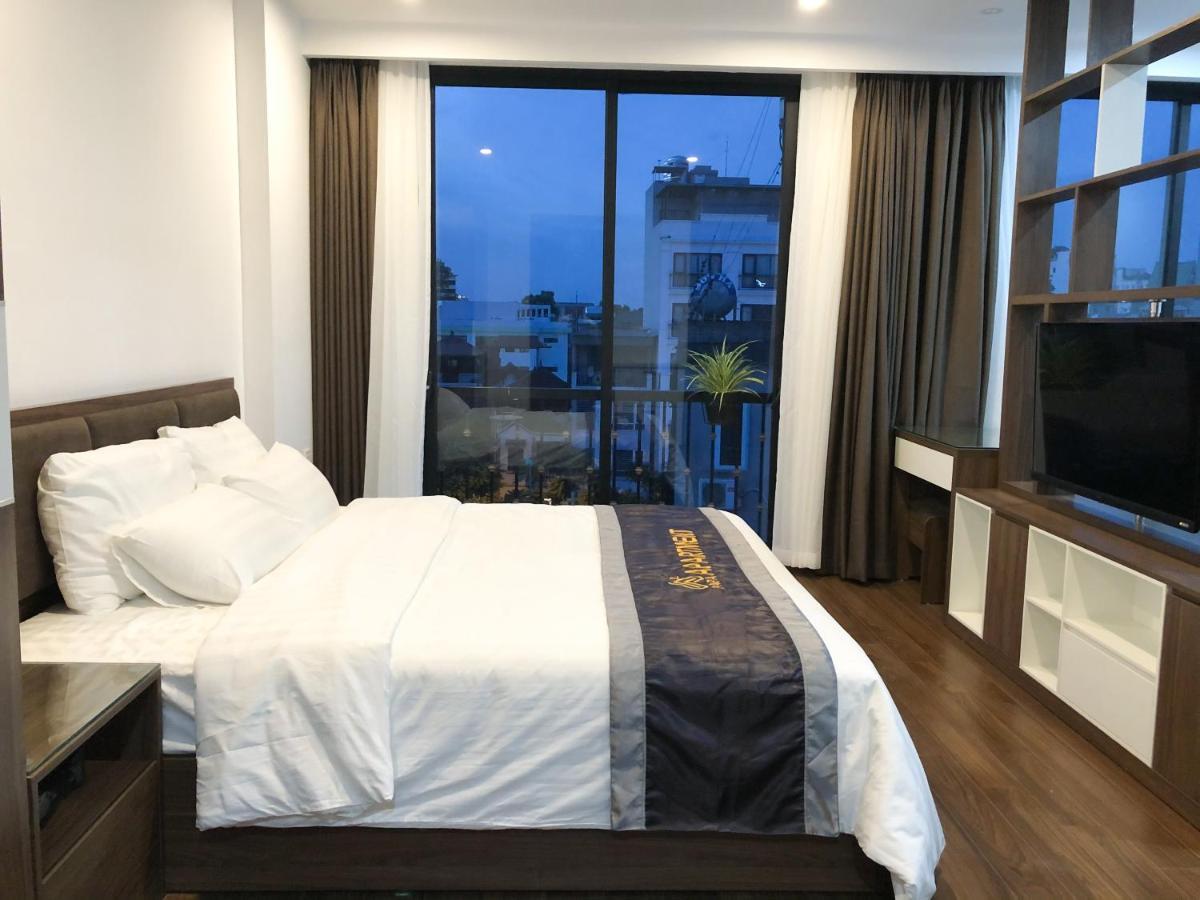 Papa Khách sạn hẻo lánh Hà Nội